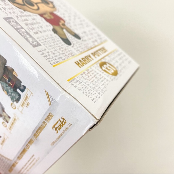 Harry Potter (With Flying Key) 2021 Summer Convention Funko Pop! #131 - Picture 5 of 5